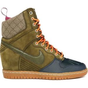 RARE! Nike Dunk Sky Hi Women’s H2O Repel Hidden Wedge Boots / sneakers sz 8